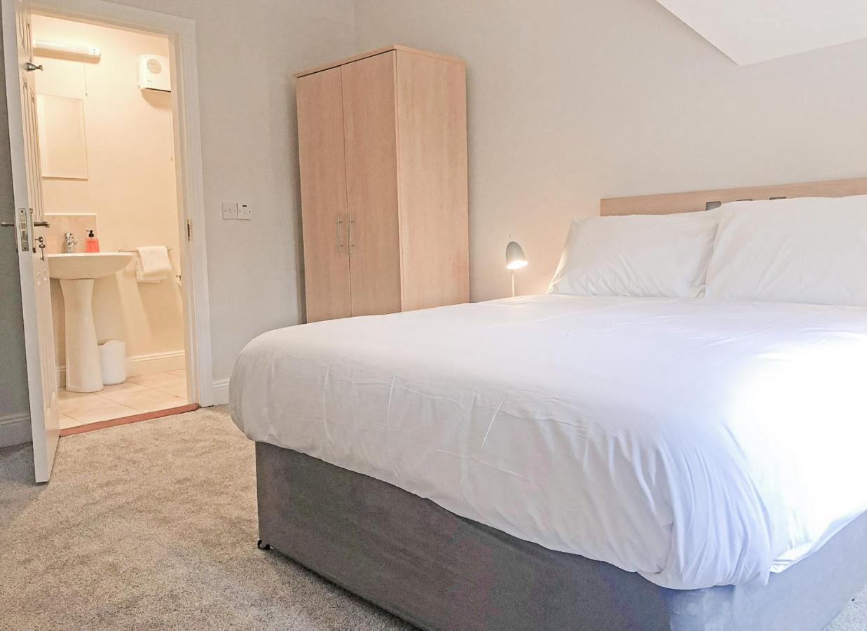 Old Court Holiday Homes Terryglass - Sleeps 6 By Trident Holiday Homes Exterior photo